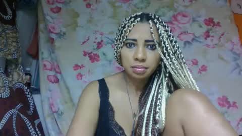 leatianaa online show from June 3, 11:32 pm