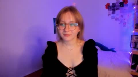 Ellie online show from November 19, 4:01 am