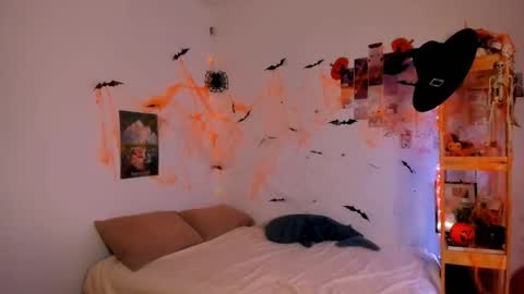 Ellie online show from October 30, 7:11 am