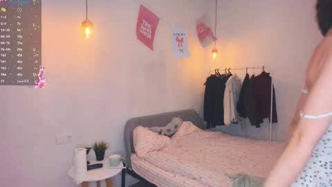 Snapshot of lee_sky chatting on October 24, 3:19 pm I am Melisa. Im new here. This is my first day online show from October 24, 3:19 pm