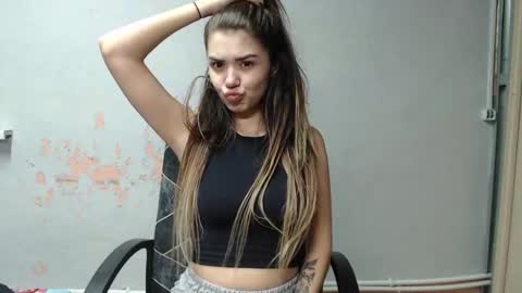 Liya online show from November 11, 8:28 pm