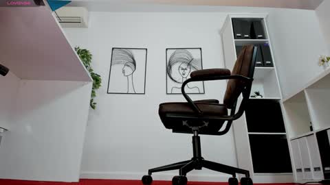 Elle  online show from March 12, 8:51 am