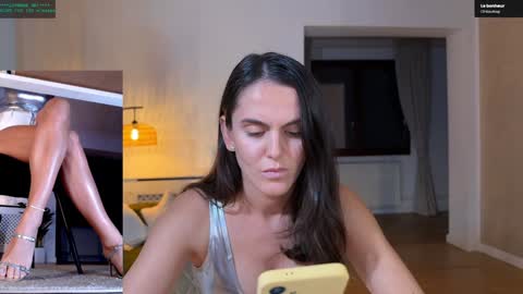 Elle  online show from October 11, 4:10 pm