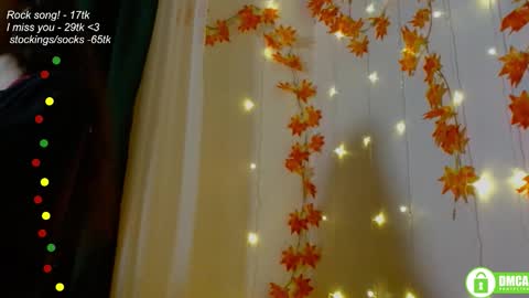 Snapshot of leia_bell chatting on October 25, 7:21 pm hey Im Leia and I love rock  online show from October 25, 7:21 pm