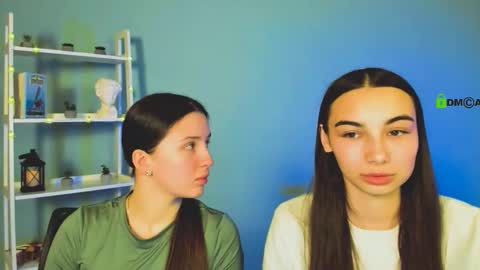 leila_viper_ online show from December 16, 1:28 pm