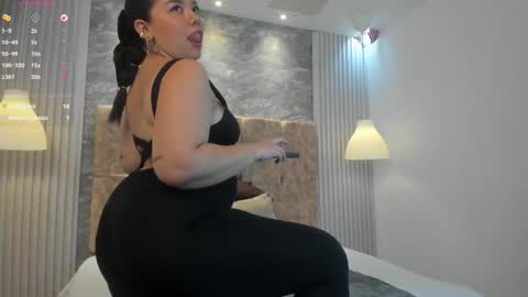 leilapons online show from November 14, 6:08 pm