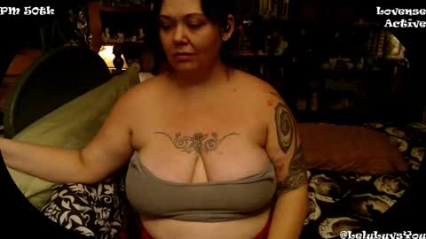 Snapshot of leluluvsyou chatting on January 15, 3:54 am Lelu Fallas online show from January 15, 3:54 am