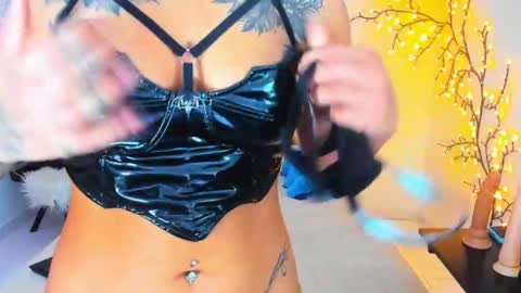 Lena  online show from October 4, 1:39 pm