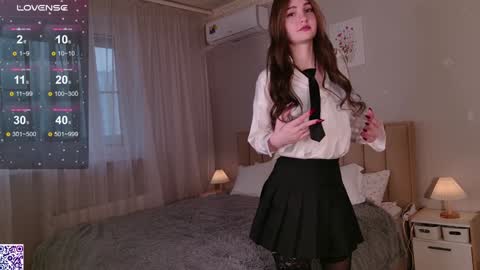 Nicole Moore online show from February 4, 1:38 pm