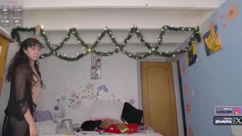 Lesly online show from December 4, 9:04 pm