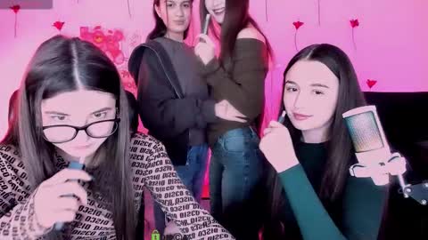 leslie_bird online show from February 11, 7:48 pm