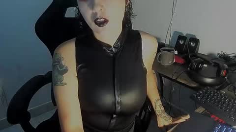 lestatdlion online show from July 16, 11:15 am