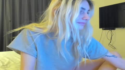 lesyaliss online show from March 18, 10:15 pm