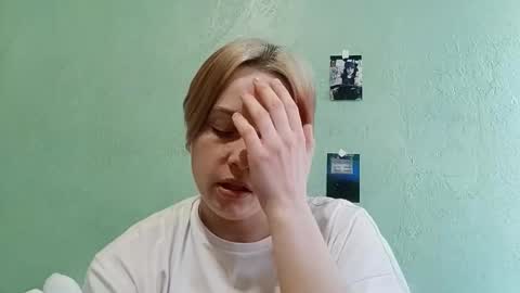 letitiaboteler online show from November 26, 11:11 am