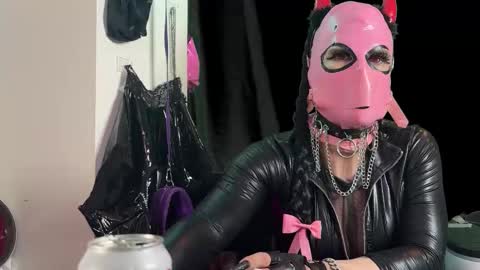 Julian Mask online show from September 14, 11:30 am