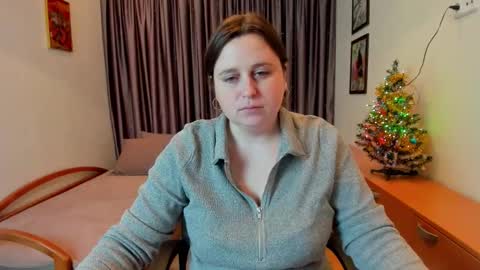 Naomi online show from December 19, 8:17 am