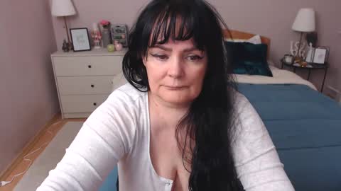 Mary online show from February 20, 1:40 pm