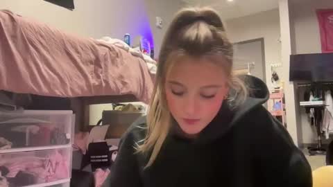 lexisRose online show from March 3, 3:38 am