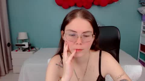 Snapshot of lexalove_doll chatting on October 6, 3:56 am Lexas Room online show from October 6, 3:56 am