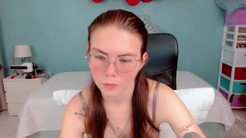Snapshot of lexalove_doll chatting on September 27, 4:52 am Lexas Room online show from September 27, 4:52 am