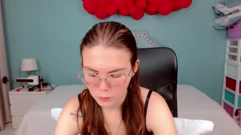 Snapshot of lexalove_doll chatting on October 4, 3:34 am Lexas Room online show from October 4, 3:34 am