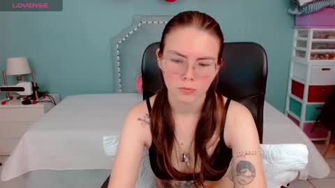 Snapshot of lexalove_doll chatting on September 24, 4:22 am Lexas Room online show from September 24, 4:22 am