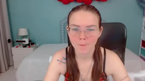 Snapshot of lexalove_doll chatting on October 8, 5:01 am Lexas Room online show from October 8, 5:01 am