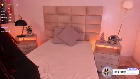 Lexie  online show from October 24, 12:01 pm