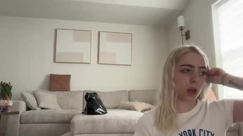 lexiiismith online show from February 3, 6:12 pm