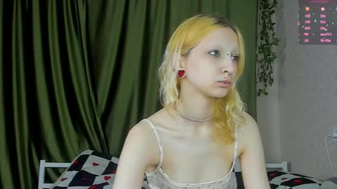 Lexy online show from April 9, 11:37 am