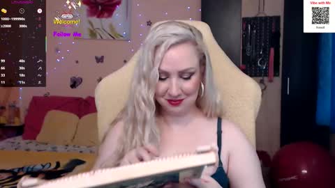 Snapshot of lexygold chatting on September 25, 2:16 pm Lexy online show from September 25, 2:16 pm