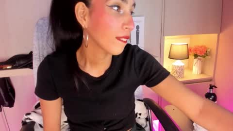 L I A  online show from December 2, 4:14 am