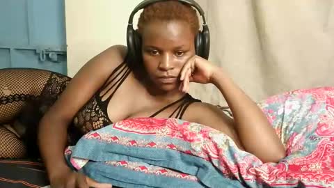 leylacuty13 online show from April 16, 9:39 pm