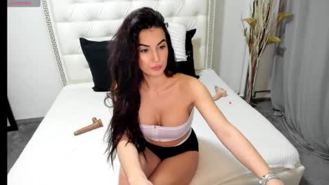 leyla online show from March 4, 7:37 am