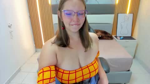   online show from October 18, 1:03 pm