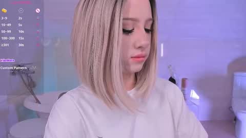 Lisa online show from November 12, 4:10 am