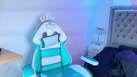 Lia  online show from March 17, 3:32 am