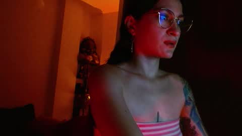 liliana online show from March 6, 5:02 am