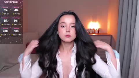 L I A online show from September 13, 5:21 pm