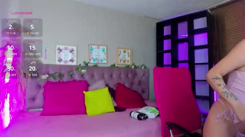 lia online show from October 25, 8:59 pm