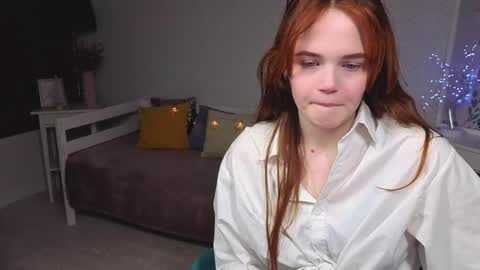 Lia online show from December 15, 3:50 pm