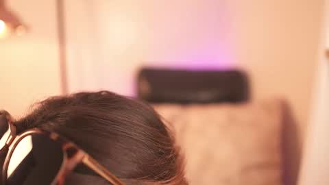 liaa online show from January 8, 6:34 pm