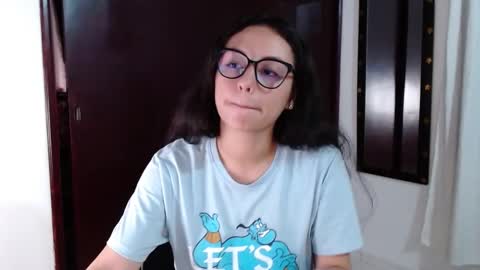 Snapshot of liaa_cute_ chatting on February 14, 5:19 am   lia  online show from February 14, 5:19 am