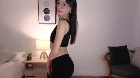 Lia  online show from November 7, 2:55 pm