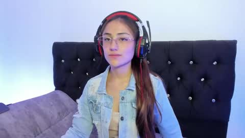 Liah  online show from November 18, 7:15 pm