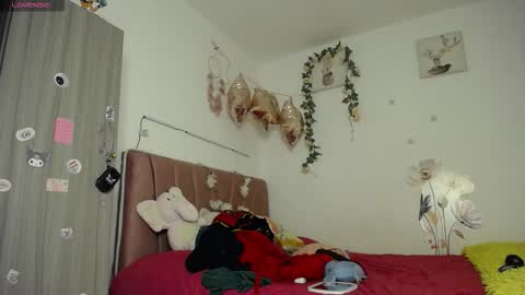 liahdiaz_ online show from March 25, 11:02 am