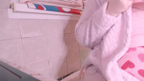 Snapshot of liahsofty chatting on January 21, 8:21 pm miss Lia  colection for travel online show from January 21, 8:21 pm