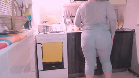 Snapshot of liahsofty chatting on February 26, 4:38 pm miss Lia  colection for travel online show from February 26, 4:38 pm