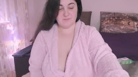 Snapshot of liahsofty chatting on December 9, 9:27 pm miss Lia  colection for travel online show from December 9, 9:27 pm