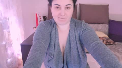 Snapshot of liahsofty chatting on January 30, 11:02 pm miss Lia  colection for travel online show from January 30, 11:02 pm